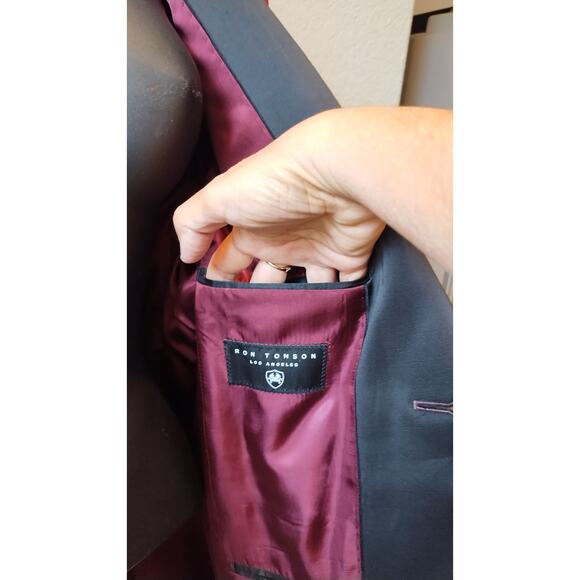 Ron Tomson Classic Lapel tuxedo Jacket Red velvet Size US 36 - Picture 6 of 16